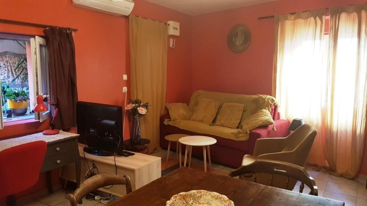 Petit Patio En Centre Ville Ним Экстерьер фото