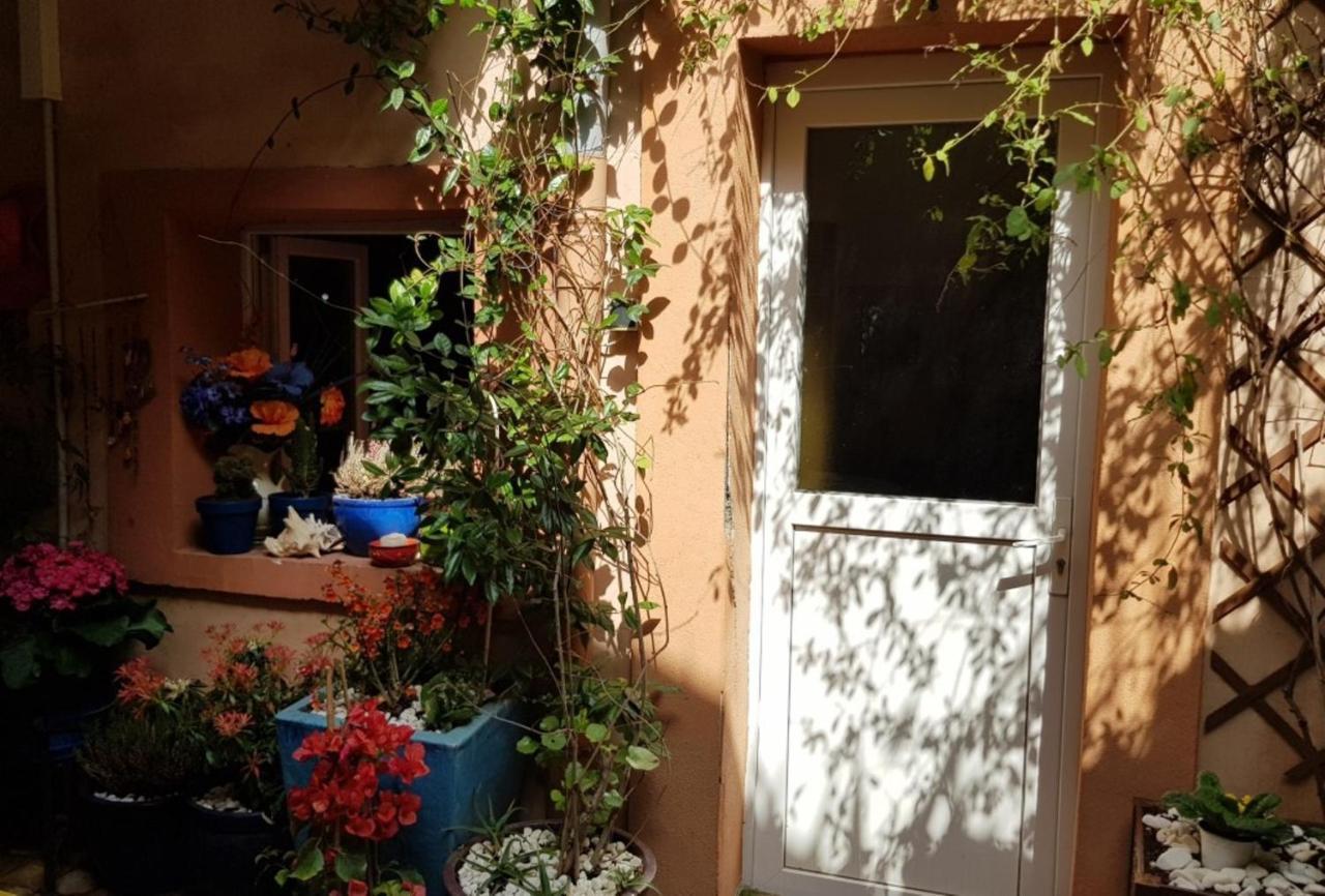 Petit Patio En Centre Ville Ним Экстерьер фото